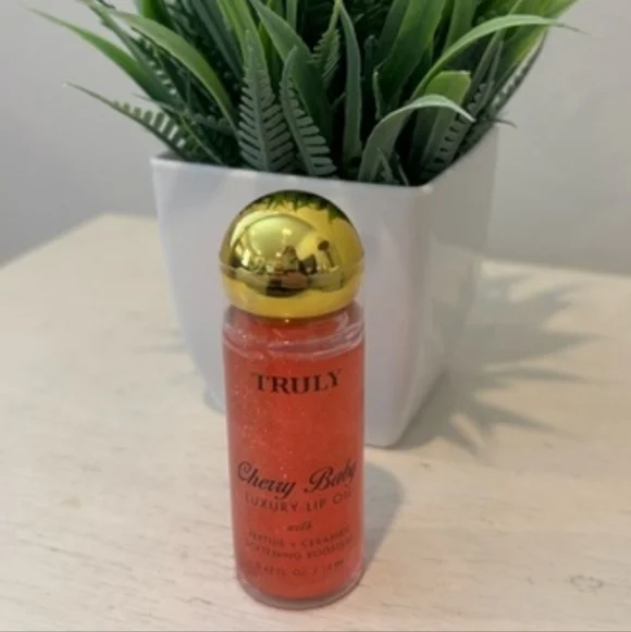 Truly Cherry Baby Luxury Lip Oil - Picture 4 of 5